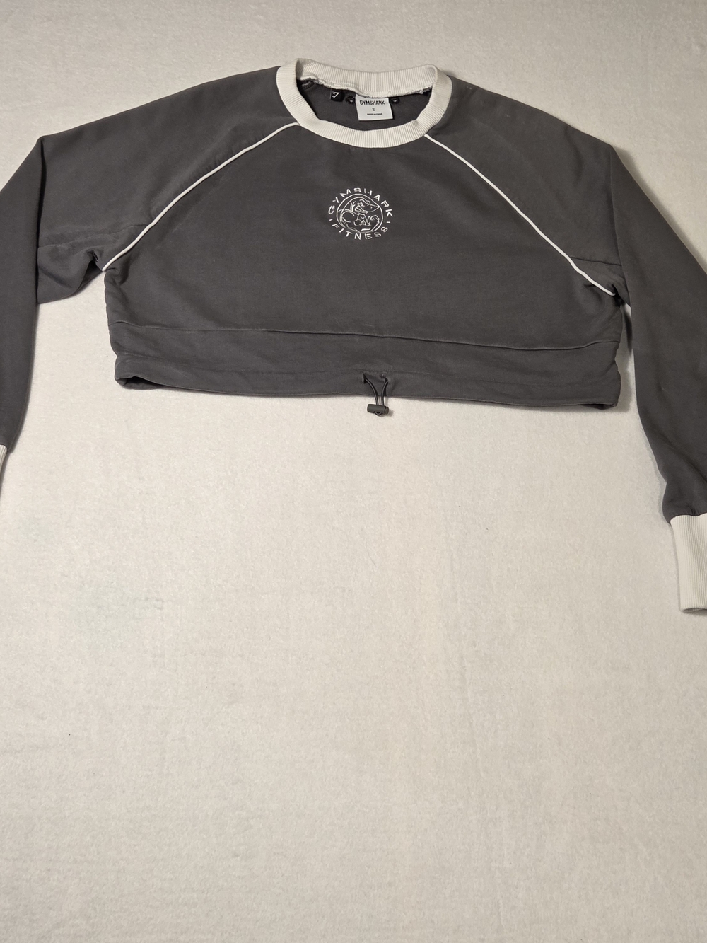 Gymshark Cropped Crewneck Sweatshirt in Charcoal with Contrast Trim